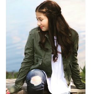 Meet your Posher, Amelia